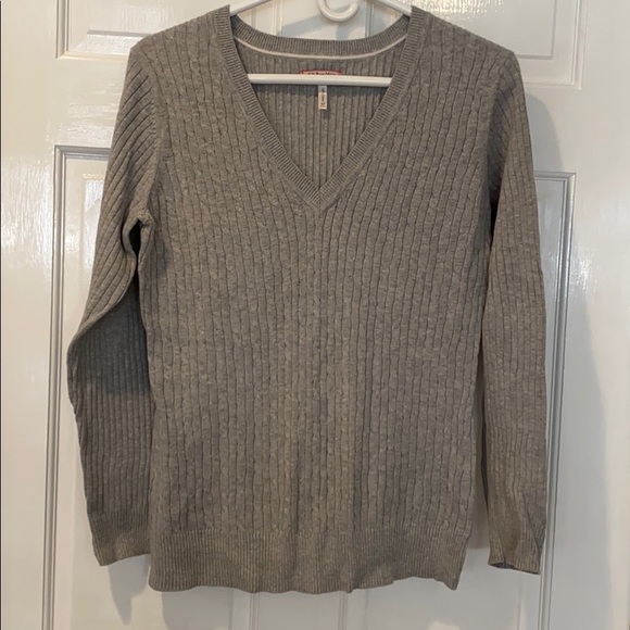 Sweater - Picture 1 of 4